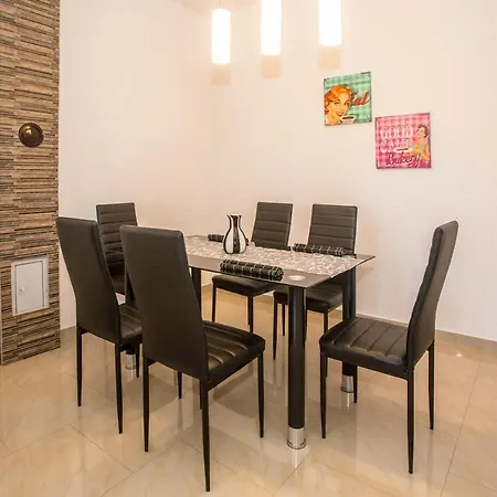 Luan Apartment *